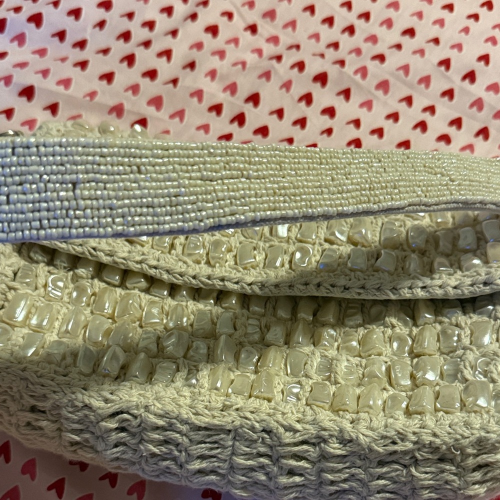 Chic Cream Shoulder Bag - Picture 3 of 5